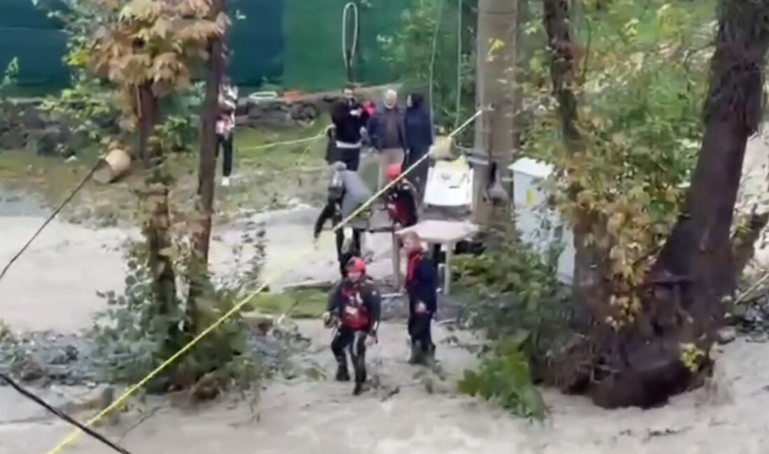 Sapanca’da Köprü Yıkıldı: Mahsur Kalan 8 Kişi Halat Düzeneğiyle Kurtarıldı Sakarya’nın Sapanca ilçesinde iki