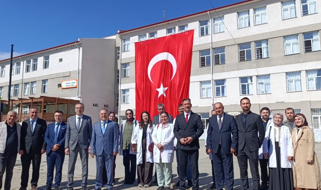Gördes Mesleki ve Teknik Anadolu Lisesinde Büyük Gurur: “Gördes’in Güneşi” Enerji Vermeye Başladı! Manisa’nın Gördes ilçesinde, yenilikçi