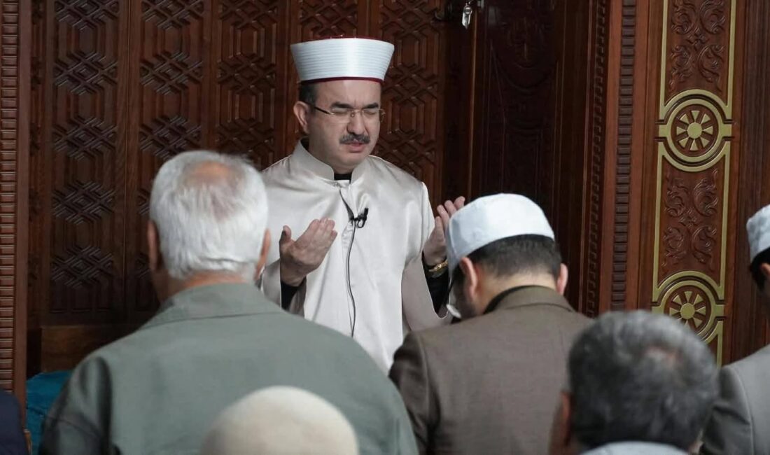 Nazif Fethi Yalçınkaya Bingöl’de Sabah Namazı Buluşmasına Katıldı BİNGÖL / TEKHA Diyanet