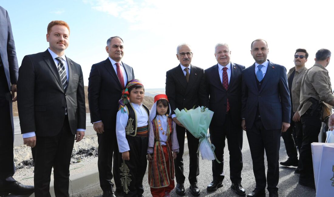 Ulaştırma Bakanı Uraloğlu Çankırı’daki Ulaşım Projelerini Yerinde Denetledi Ulaştırma ve Altyapı Bakanı