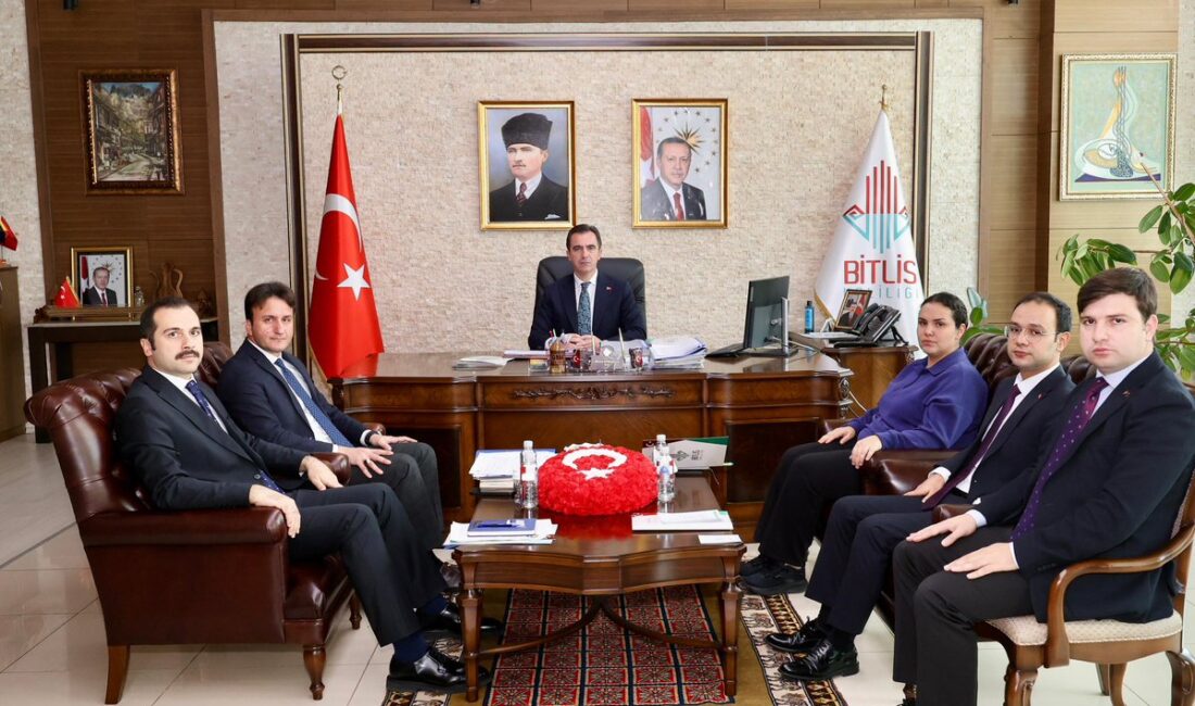 Bitlis’te Kamu Yatırımları İçin Kritik Değerlendirme Toplantısı Bitlis Valisi Ahmet Karakaya,