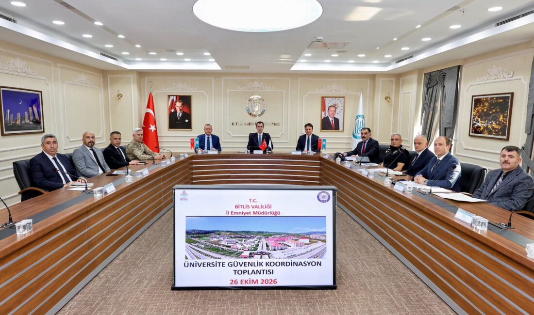 Bitlis Valisi Ahmet Karakaya