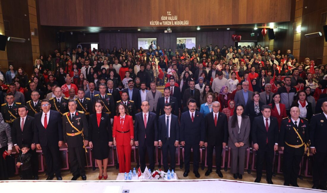 Iğdır’da Cumhuriyet’in 103’üncü Yılı Büyük Bir Coşkuyla Kutlandı Iğdır’da düzenlenen resmi törenle