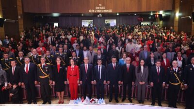 Iğdır’da düzenlenen resmi törenle Cumhuriyet’in